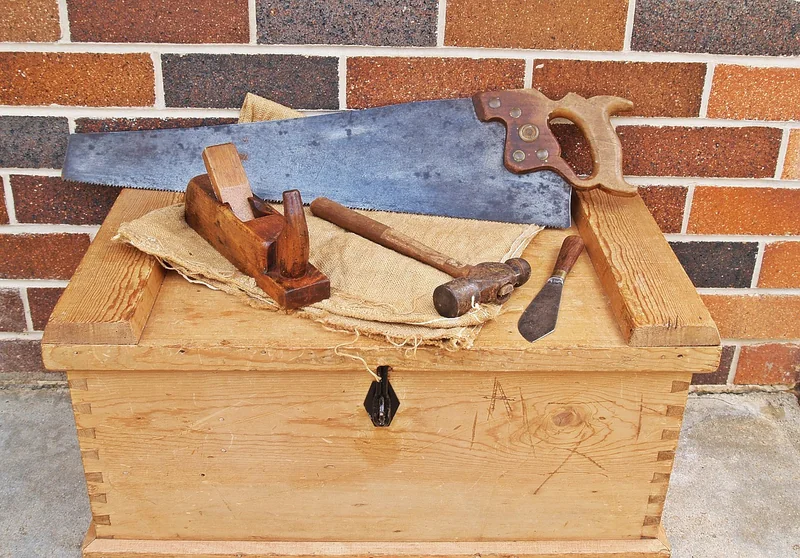 Les outils à main : le socle de tout bricoleur