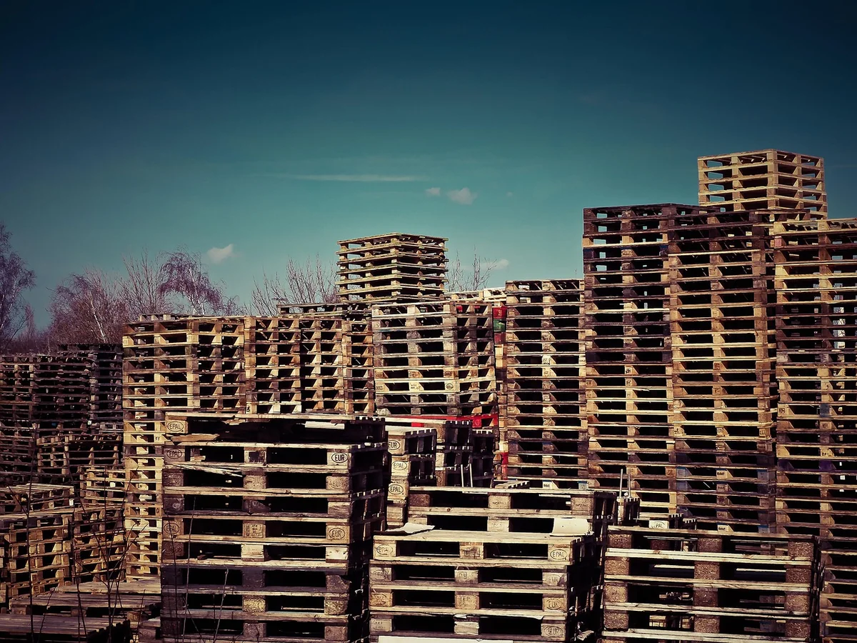 Fabriquez vos meubles en palettes : guide facile pour débutants en 2026