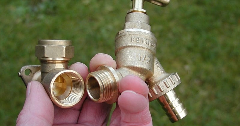 Raccorder un lave-vaisselle sur une arrivée d'eau existante : le guide pas à pas